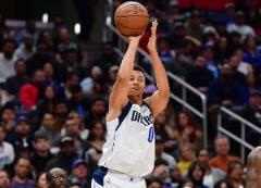 ?？怂_姆4中4加罰球2中2貢獻(xiàn)11分3籃板6助攻