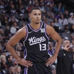 基根-穆雷表現(xiàn)低迷 9投3中僅得9分 稠眉兩帽成全場(chǎng)亮點(diǎn)