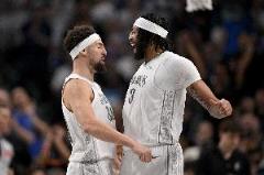 濃眉：克萊未與球隊討論去年10中0的表現(xiàn)，對他的回應(yīng)感到驕傲