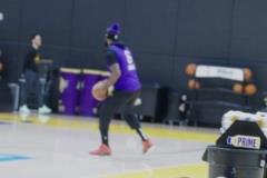 詹姆斯加練運球三分，側(cè)翼底角連續(xù)命中備戰(zhàn)季后賽