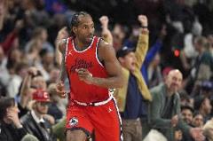 烤肉姐：小卡舅舅在丹佛，他不用被退役的一天