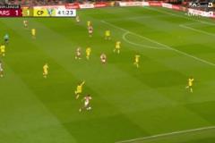 槍手再次領(lǐng)先！特羅薩德假射真扣，左腳射門變線破門