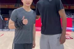 王嘉琦采訪阿爾德里奇問明日掘船G3誰會贏？阿德：快船會贏~