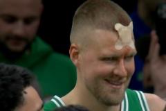 耐殺也不能這樣啊！比塔澤鐵肘重?fù)舨ń蝾~頭 后者貼上可愛OK繃