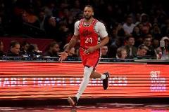 鮑威爾：我沒(méi)有針對(duì)PG，媒體總是喜歡曲解