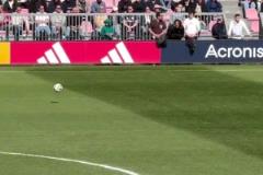 以后又是一個球星？阿賈克斯青年隊(duì)小球員“碾壓”大版鋼巴小球員