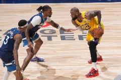 詹姆斯夢回巔峰無奈空砍38分10板末節(jié)連續(xù)不講理三分