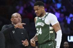 美記：雄鹿管理層欲聘請納斯和阿特金森，但老板最終選中格里芬和里弗斯