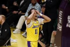 詹姆斯：當(dāng)我們表現(xiàn)非常出色時，海斯為我們打出了極其精彩的比賽