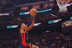 希爾德半場高效輸出7中4砍11分 三分6中3挺身而出