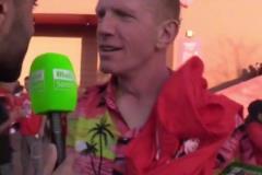 “明天你不會(huì)看到我上班了！”利物浦球迷對奪得英超冠軍反應(yīng)