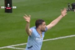 這不是點球嗎？科瓦西奇射門阿伯特用手擋出！主裁沒有判罰！