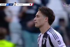 不應(yīng)該！伊爾迪茲肘擊對(duì)手被出示直紅罰下！