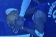 網(wǎng)友呼吁老詹：球、手、手腕、胳膊都是一個整體，鏡頭已拍下