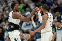 華子點(diǎn)評(píng)康利帽翻詹姆斯：心想老頭子厲害，若領(lǐng)先必說垃圾話