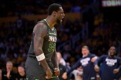 蘭德爾半場(chǎng)高效輸出11中7砍21分 三分4中3引領(lǐng)球隊(duì)攻勢(shì)