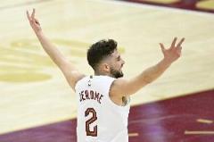 高效輸出！杰羅姆8投5中砍下18分5助攻正負(fù)值+28