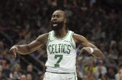 杰倫-布朗：當(dāng)班凱羅陷入犯規(guī)麻煩時，我們該收比賽了