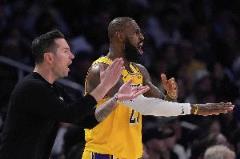 鮑仁君：雷迪克未超越哈姆 湖人陣容缺陷與主帥人選無關(guān)