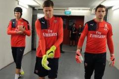 英超官方發(fā)布切赫、什琴斯尼、大馬丁合照：曾是阿森納舊將