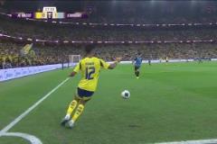 勝利1-1扳平比分！馬內(nèi)強突內(nèi)切打門折射入網(wǎng)！