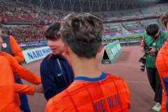 三哥?；丶铱纯?！蒿俊閔以最低調(diào)的方式謝場(chǎng)