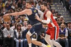 杰倫-羅斯贊揚(yáng)祖巴茨防守 約基奇數(shù)據(jù)全面低于場(chǎng)均