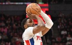 比斯利半場三分11中6砍18分正負(fù)值+19