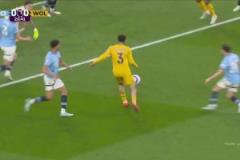 曼城門前風(fēng)聲鶴唳！艾特-努里射門中柱 補(bǔ)射被格瓦迪奧爾門線解圍