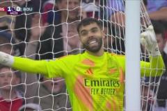 驚險！拉亞出球厄德高沒拿到被斷，埃瓦尼爾森吊射空門高出！