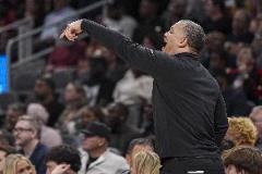 盧：球隊靠死磕到底的心態(tài)才走到現(xiàn)在，搶七出局太讓人沮喪了