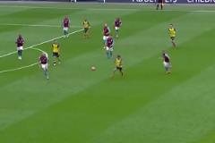 重情重義！巴蒂世界波攻破紫百合球門拒絕慶祝