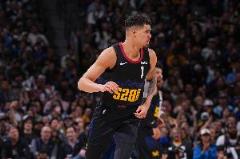 小波特半場(chǎng)表現(xiàn)低迷！投籃低迷、失誤不斷、籃板不搶還被帽，8投1中僅得2分