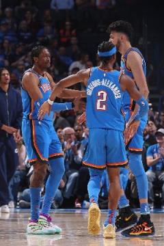 雷霆半場7人得分上雙，亞歷山大18分居首