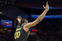 庫明加：堅(jiān)持在場上打球，節(jié)奏會慢慢回來