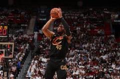 騎士隊(duì)史季后賽40+次數(shù)：米切爾3次追平歐文并列第二 詹姆斯24次