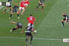 秀翻天了！帕夫利季斯戲耍葡體后防線送助攻！