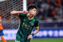 足球報(bào)：王鈺棟獲進(jìn)軍歐洲聯(lián)賽籌碼，加劇國足鋒線競爭