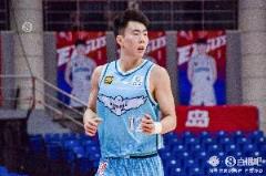 段昂君左手腕骨折 有望近期接受手術治療