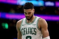 塔圖姆28投16中轟42分8籃板4助攻2蓋帽空砍七記三分離場