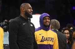 布朗尼：父親的影響遠(yuǎn)超一個(gè)賽季，從小耳濡目染讓我受益匪淺