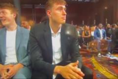 獨行俠喜獲狀元簽 弗拉格抿嘴鼓掌顯喜悅