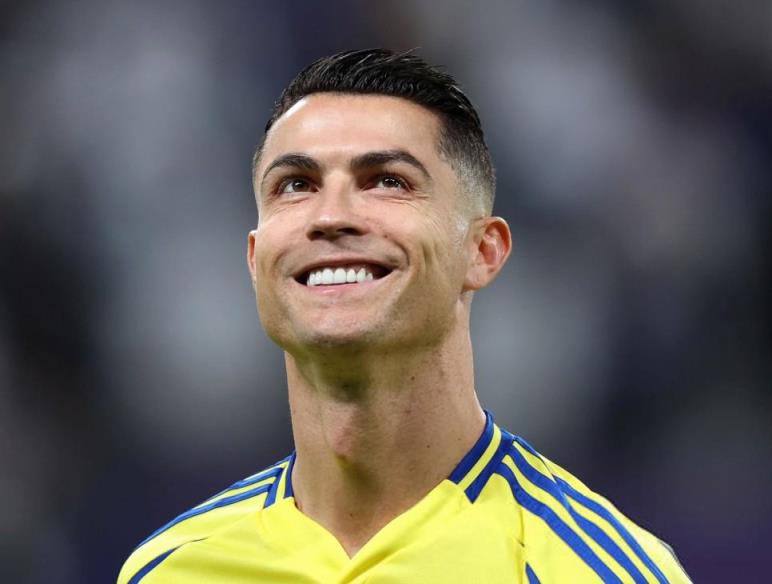 主持人：利雅得若僅獲聯(lián)賽第三將拒絕參加亞冠二級聯(lián)賽