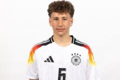 德媒：拜仁簽下德國U15國腳齊格拉爾，合同期限至2028年
