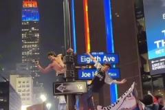 尼克斯第四次在東決與步行者相遇，前四次全部是尼克斯取勝