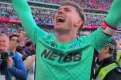 冠軍門將！曼聯(lián)棄將亨德森撲點(diǎn)+屢獻(xiàn)神撲！賽后奪冠吶喊慶祝！