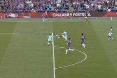 又是你！拉師傅護(hù)球不越位、亨德森手球不判主裁都是阿特維爾