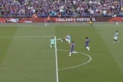 曼城門將亨德森神撲救險，水晶宮險勝但關(guān)鍵判罰引爭議