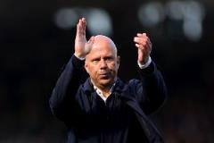 利物浦球員英超奪冠三周后仍慶祝，球迷戲稱“全敗收官”