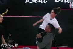 Ella現(xiàn)場坐在易建聯(lián)肩膀，倆人這體型差距還以為父女呢